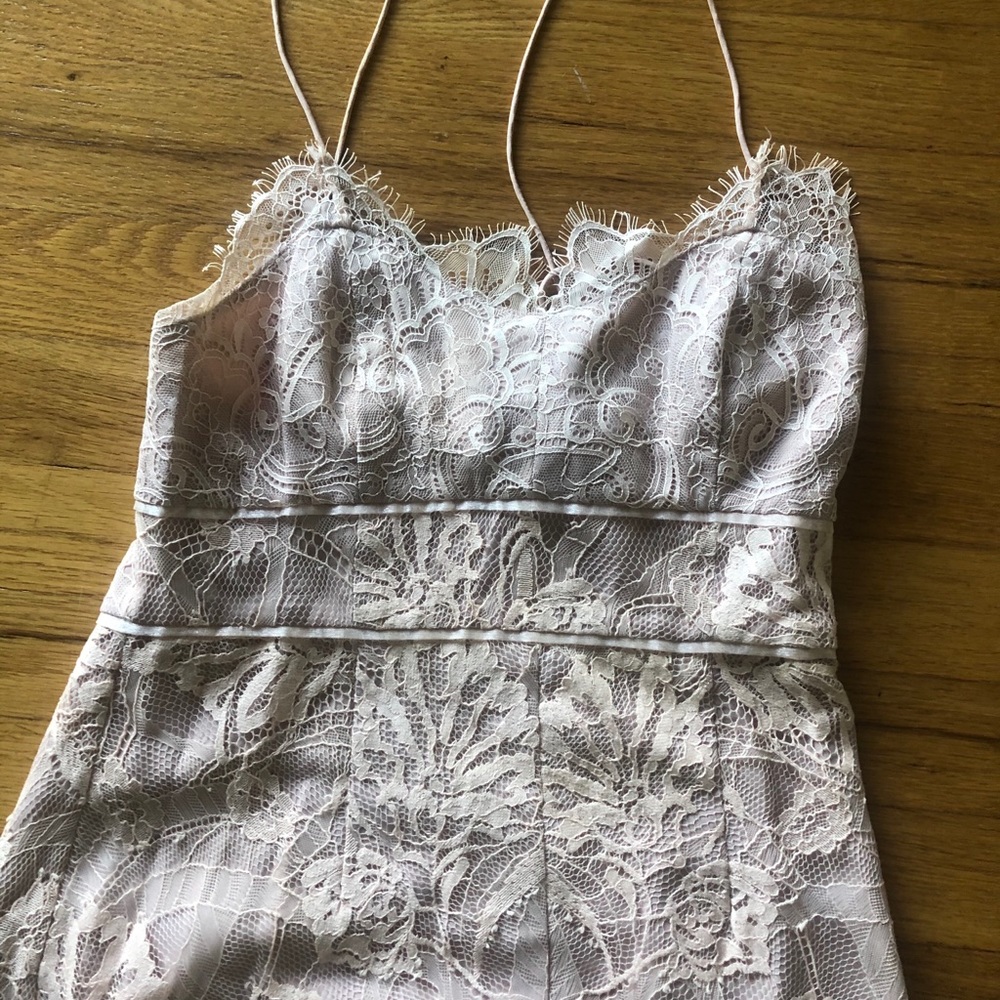 BEAUTIFUL LIGHT PINK LACE DRESS; S